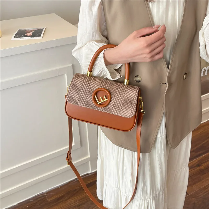 High-End Vintage Crossbody Handbag For Women Everyday Commuter With Messenger Style And Simple Design
High-End Vintage Crossbody Handbag For Women Everyday Commuter With Messenger Style And Simple Design