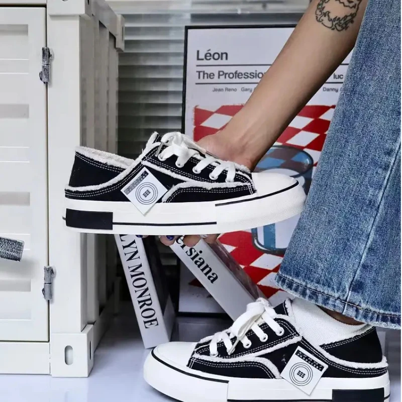 Men's new comfortable and fashionable four season style brushed craft two on (half pallet) canvas shoes
Men's new comfortable and fashionable four season style brushed craft two on (half pallet) canvas shoes