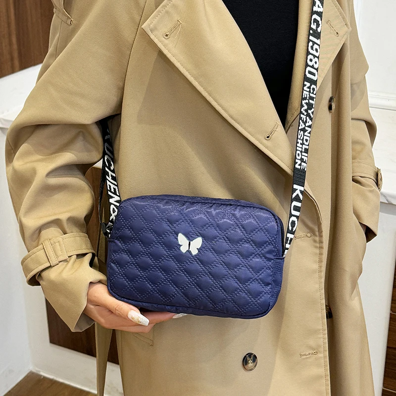 Women's handbags can be carried crossbody and are suitable for traveling and taking photos. Women's shoe bags.
Women's handbags can be carried crossbody and are suitable for traveling and taking photos. Women's shoe bags.