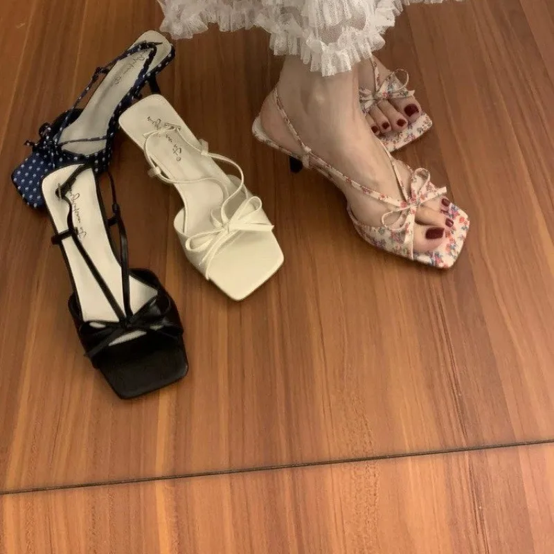 French-style square-toe bow open-toe sandals for women, new summer edition with back strap and thin high heels
French-style square-toe bow open-toe sandals for women, new summer edition with back strap and thin high heels