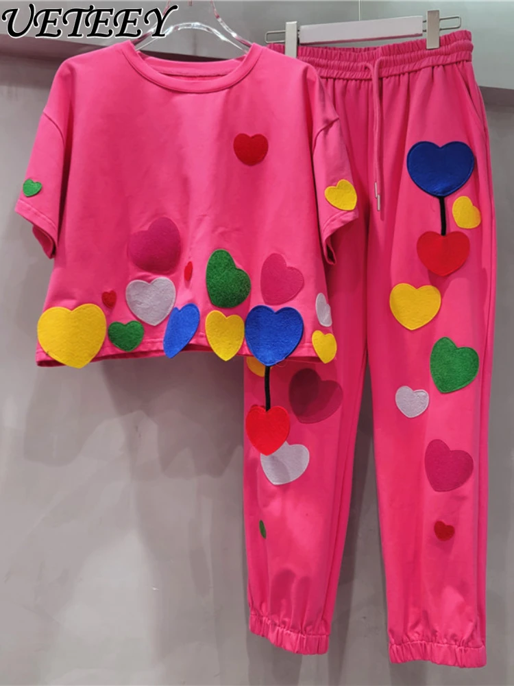 2024 Spring Summer New Short Sleeves Printed T-shirt and Casual Trousers Two-Piece Suit Fashion Sports Loose Women's Outfits
2024 Spring Summer New Short Sleeves Printed T-shirt and Casual Trousers Two-Piece Suit Fashion Sports Loose Women's Outfits