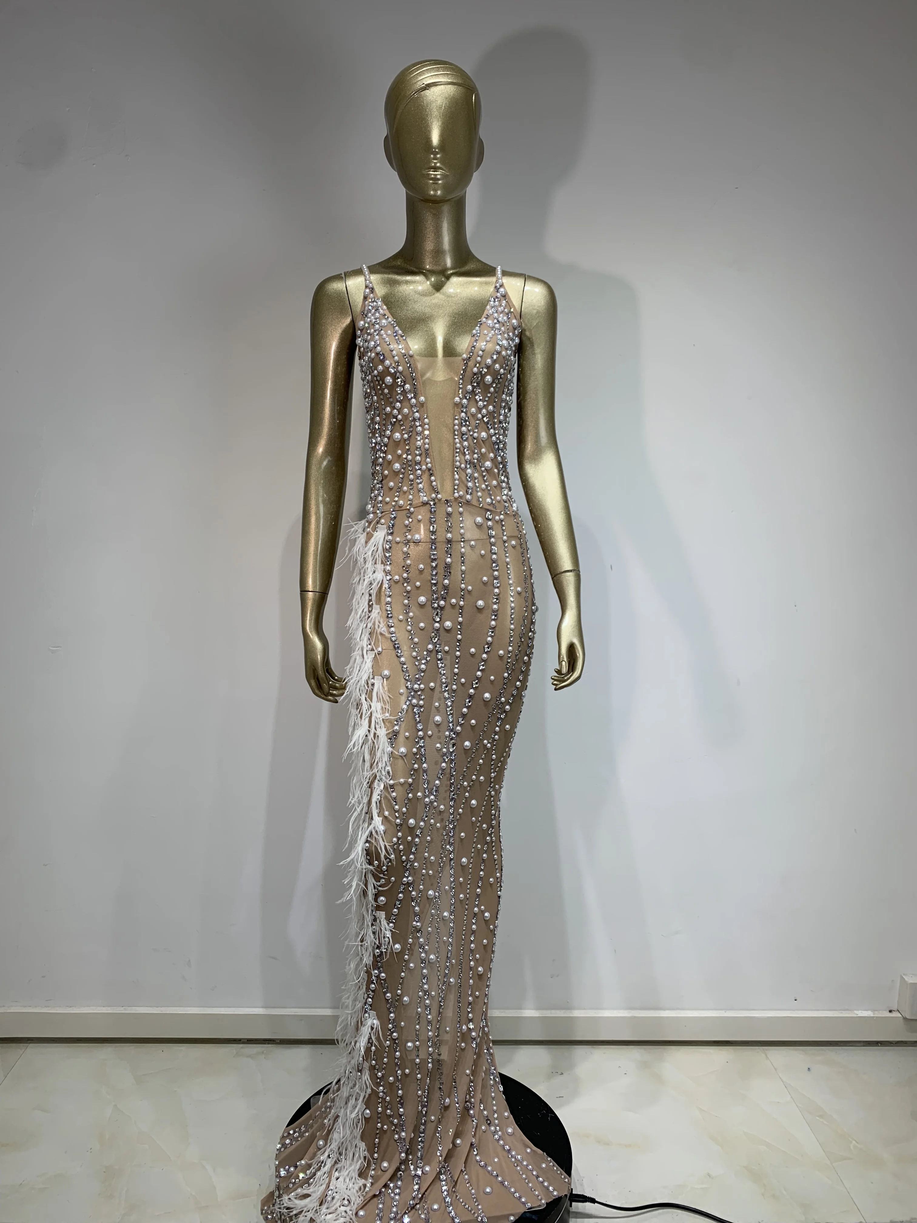 Women Luxury Sexy Mesh Transparent Dress Sparkling Rhinestone Club Stage Performance Costume Elegant Pearl Evening Party Dresses
Women Luxury Sexy Mesh Transparent Dress Sparkling Rhinestone Club Stage Performance Costume Elegant Pearl Evening Party Dresses