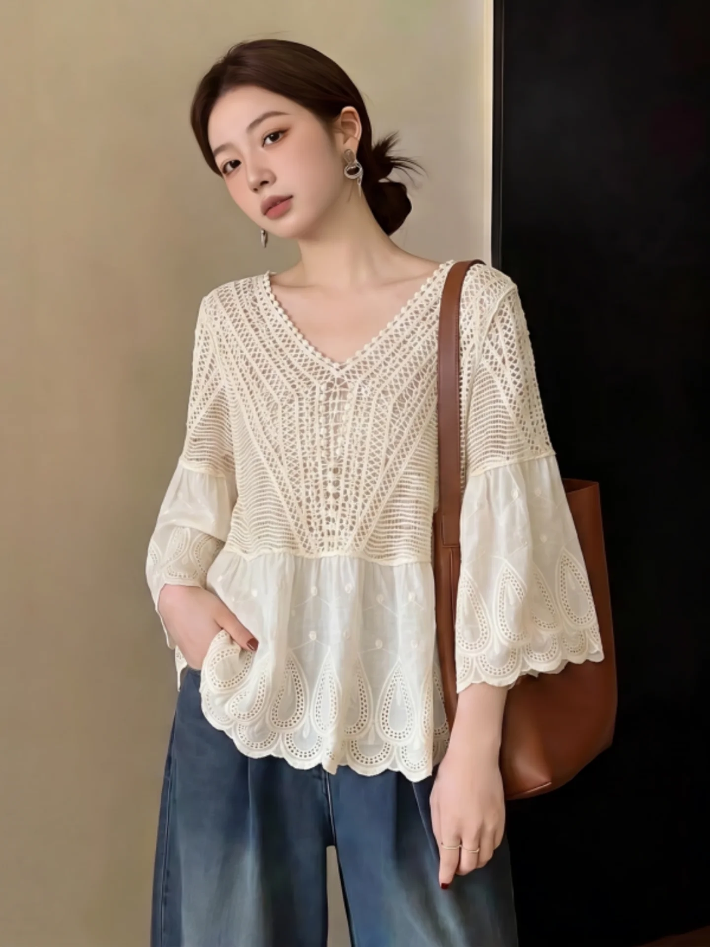 Sun Protection Hollow out V-Neck Half Sleeve Shirt Women's Thin Summer Large Size Flattering Loose Belly Covering Top
Sun Protection Hollow out V-Neck Half Sleeve Shirt Women's Thin Summer Large Size Flattering Loose Belly Covering Top