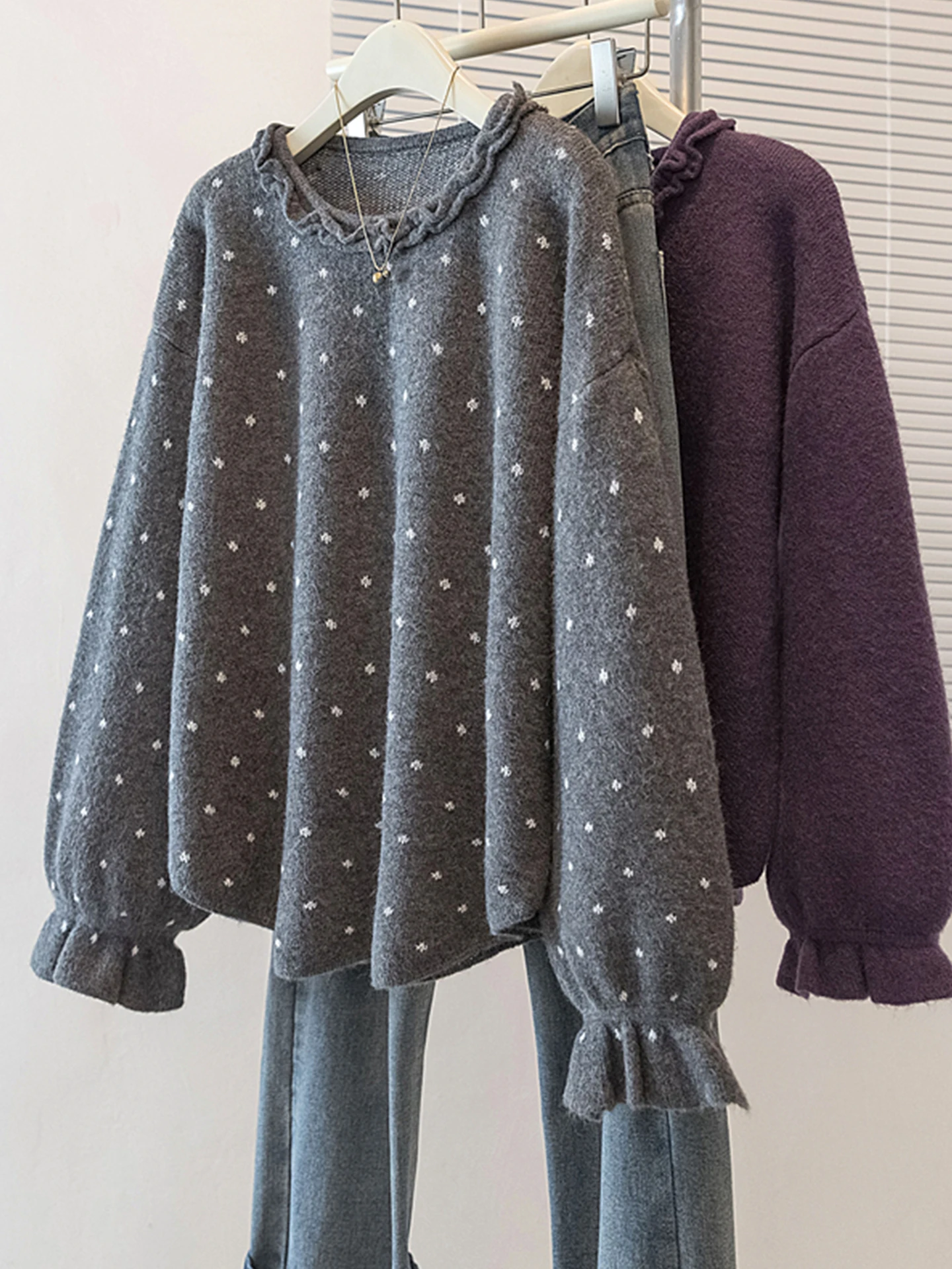 Свободный женский вязаный свитер в корейском стиле оверсайз, скрывающий живот, с принтом, длинными рукавами и круглым вырезом, для осени и зимы, больших размеров
Свободный женский вязаный свитер в корейском стиле оверсайз, скрывающий живот, с принтом, длинными рукавами и круглым вырезом, для осени и зимы, больших размеров