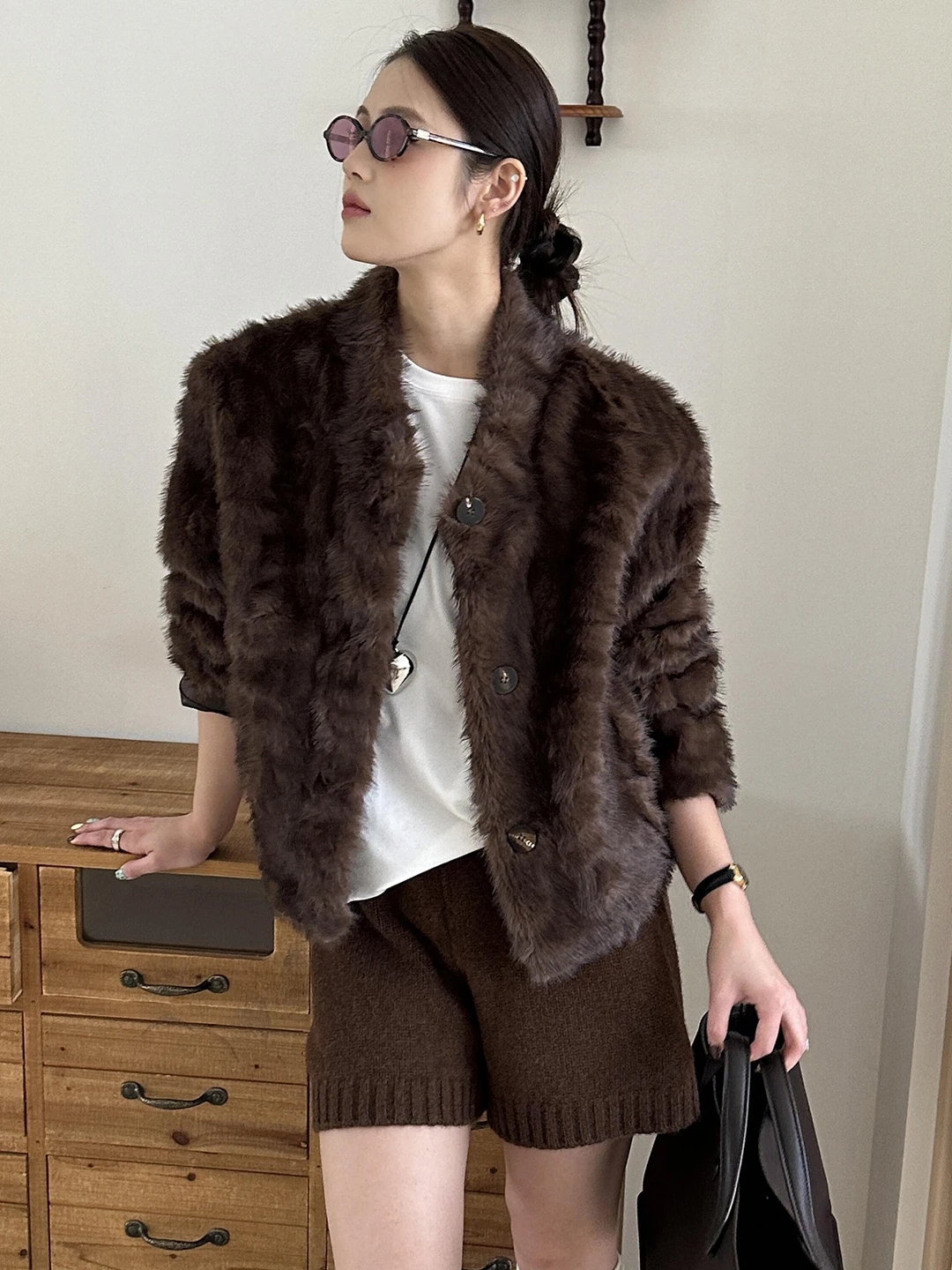Модная молодежная осенне-зимняя новинка: куртка из меха норки с вставками из кожи и меха, экологичная шуба для женщин
Модная молодежная осенне-зимняя новинка: куртка из меха норки с вставками из кожи и меха, экологичная шуба для женщин