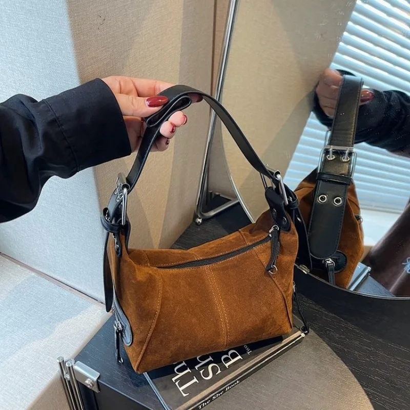 Minimalist Elegant Crossbody Messenger Bag For Women Luxury Designer Large Capacity Leather Diaper Bag For Commuter Solid Color
Minimalist Elegant Crossbody Messenger Bag For Women Luxury Designer Large Capacity Leather Diaper Bag For Commuter Solid Color