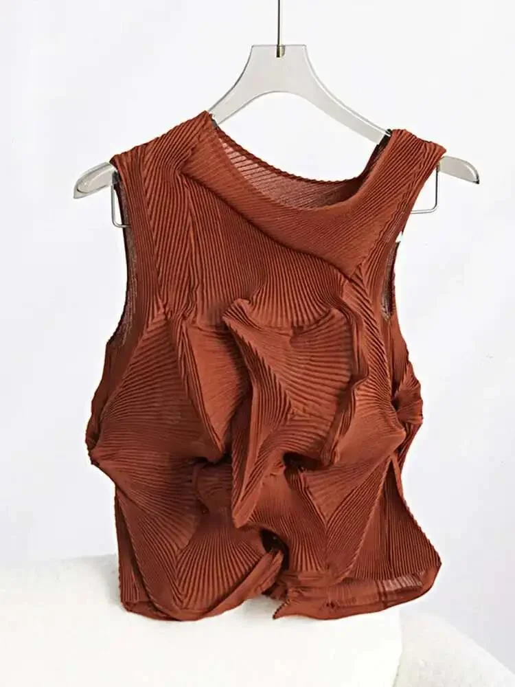 T-shirt Solid Pleated For Women Irregular Round Neck Sleeveless Designer New Tops Female Clothing 2025 Summer 2BZM0
T-shirt Solid Pleated For Women Irregular Round Neck Sleeveless Designer New Tops Female Clothing 2025 Summer 2BZM0