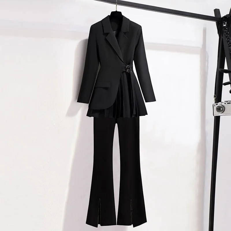 Straight Hair 2025 Spring New Style Lapel Design, Pressure Pleated Skirt, Black Suit Jacket for Women
Straight Hair 2025 Spring New Style Lapel Design, Pressure Pleated Skirt, Black Suit Jacket for Women