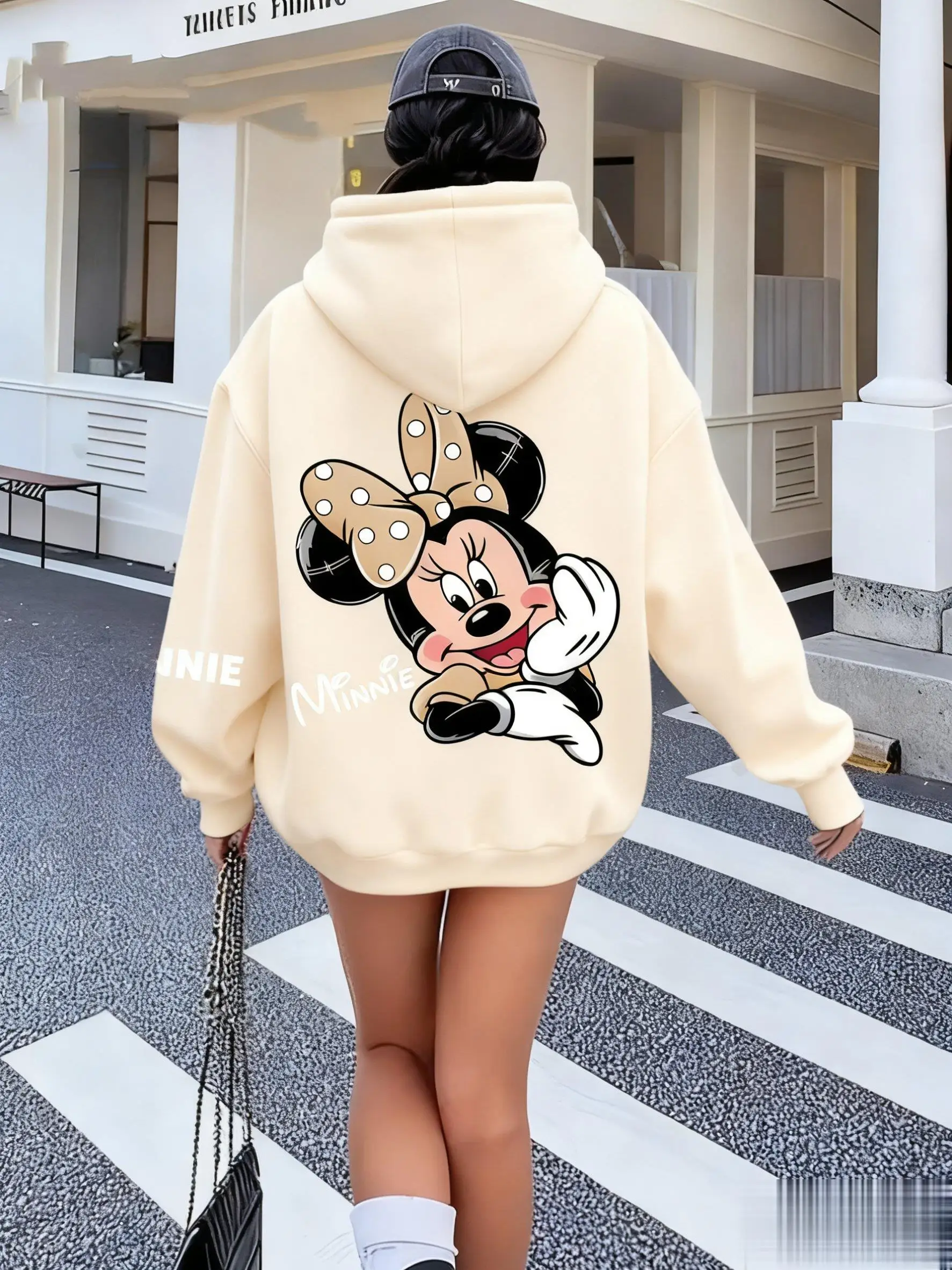 Винтажный пуловер с капюшоном Disney Mickey Minnie для женщин и мужчин, топ с длинными рукавами, повседневная толстовка большого размера, уличная одежда, осенне-зимняя новинка
Винтажный пуловер с капюшоном Disney Mickey Minnie для женщин и мужчин, топ с длинными рукавами, повседневная толстовка большого размера, уличная одежда, осенне-зимняя новинка