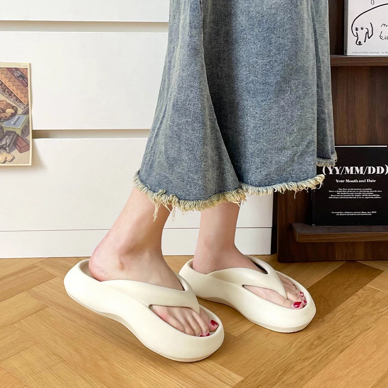Shit-feeling EVA Flip-flops for Women in Summer, Soft, Comfortable, Non-slip, Thick-soled, Simple Casual Slippers
Shit-feeling EVA Flip-flops for Women in Summer, Soft, Comfortable, Non-slip, Thick-soled, Simple Casual Slippers