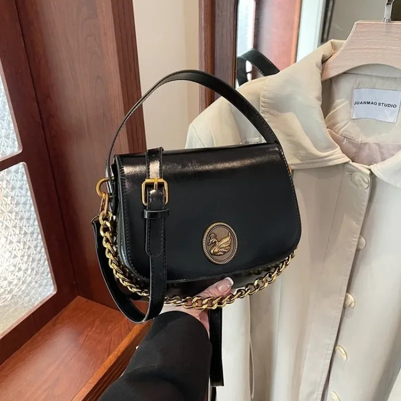 Minimalist Diaper Bag Women's Leather Crossbody Bag Luxury Vintage Tote Designer Large Capacity Elegant And Stylish
Minimalist Diaper Bag Women's Leather Crossbody Bag Luxury Vintage Tote Designer Large Capacity Elegant And Stylish