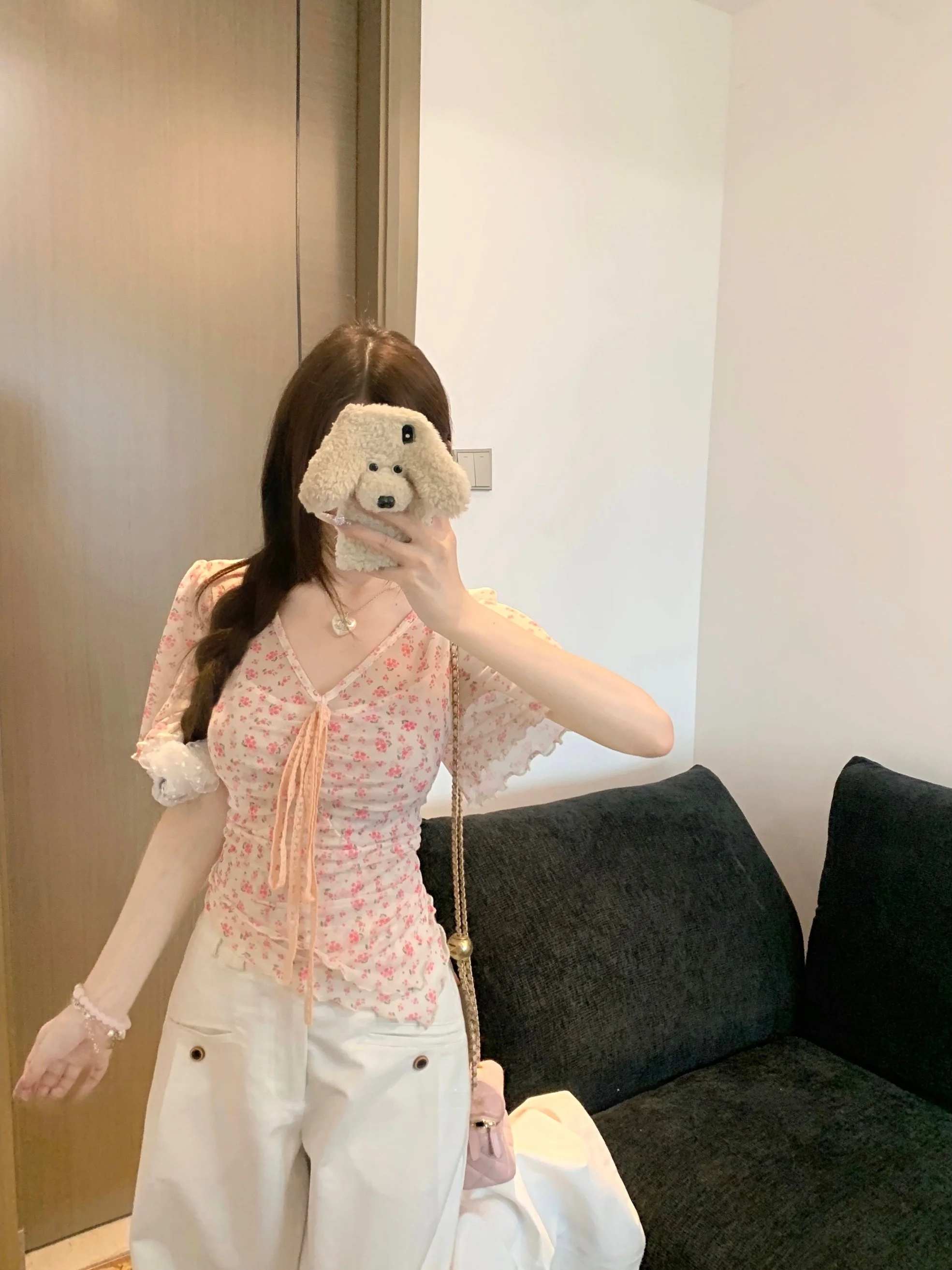 plus Size Floral Print Short Sleeve Shirt Women's Summer New V-neck Slimming Design Belted Korean Style Commute Wind Top
plus Size Floral Print Short Sleeve Shirt Women's Summer New V-neck Slimming Design Belted Korean Style Commute Wind Top