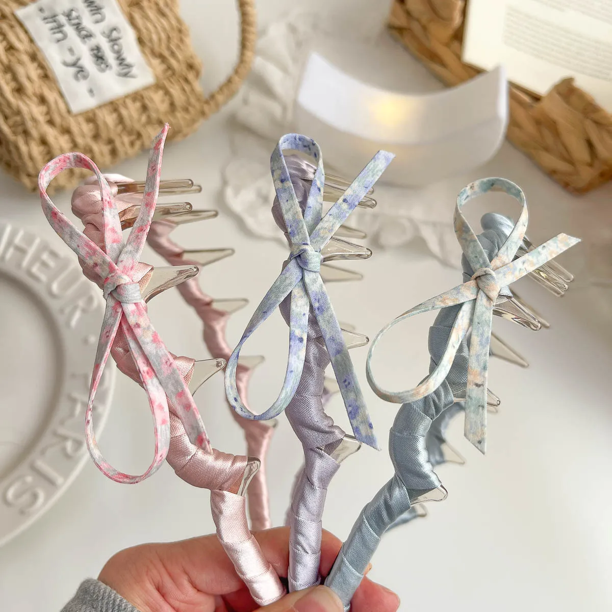 Bow Non-slip Headband Girl Fashion Hair Hoop Hairbands Wash Lace Headband Hair Bands Hair Accessories Headdress Headwear Gifts
Bow Non-slip Headband Girl Fashion Hair Hoop Hairbands Wash Lace Headband Hair Bands Hair Accessories Headdress Headwear Gifts