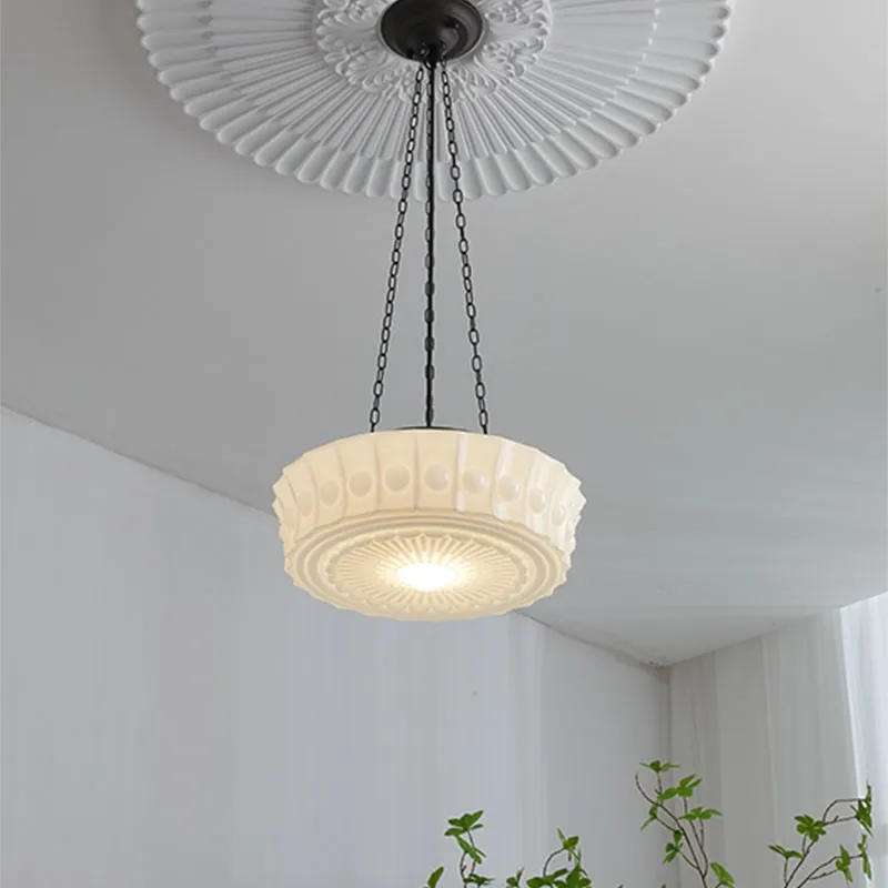 Glass cream wind bedroom ceiling French retro Shanghai old Shanghai bungalow study restaurant chandelier
Glass cream wind bedroom ceiling French retro Shanghai old Shanghai bungalow study restaurant chandelier