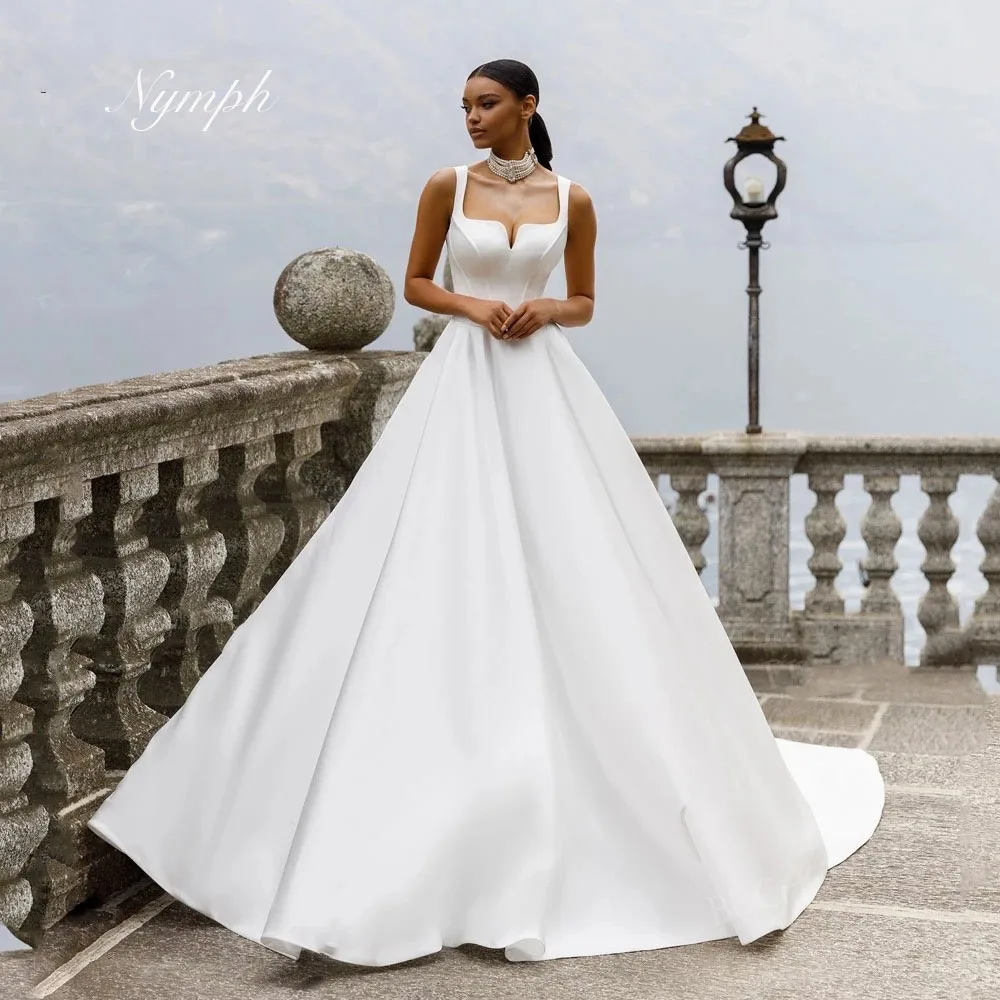 Customized Sleeveless A-Line Wedding Dress 2025 Simple Robe de mariée Square Collar Satin Bride Gown Princess Vestido de novia
Customized Sleeveless A-Line Wedding Dress 2025 Simple Robe de mariée Square Collar Satin Bride Gown Princess Vestido de novia