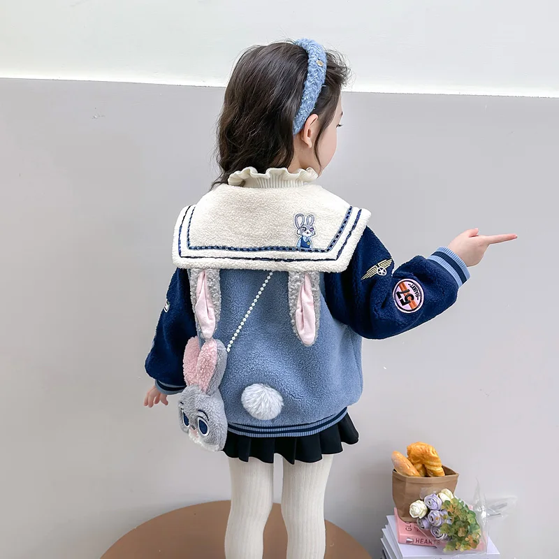 Плюшевая куртка для девочек Disney, осень/зима, новый модный лоскутный утолщенный детский топ с милым мультяшным кроликом, полицейского
Плюшевая куртка для девочек Disney, осень/зима, новый модный лоскутный утолщенный детский топ с милым мультяшным кроликом, полицейского