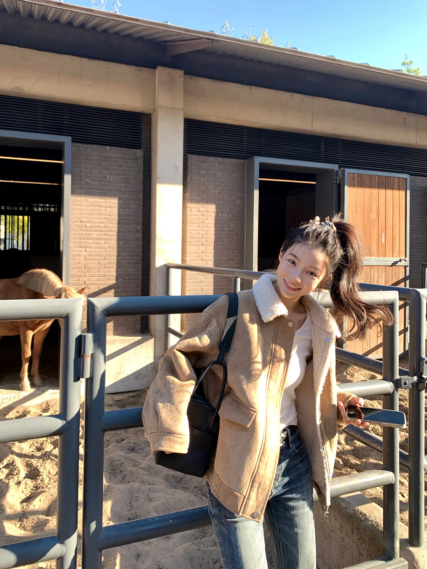 Классическая женская куртка из замши и шерсти в стиле Барселона, повседневная, теплая, утолщенная, с мехом, осенне-зимняя, модель By7, короткое пальто
Классическая женская куртка из замши и шерсти в стиле Барселона, повседневная, теплая, утолщенная, с мехом, осенне-зимняя, модель By7, короткое пальто