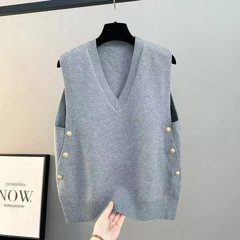 Fashion Knitted Vest Women's Sweater 2025 Spring and Autumn New Korean Edition Loose V-neck Vest
Fashion Knitted Vest Women's Sweater 2025 Spring and Autumn New Korean Edition Loose V-neck Vest