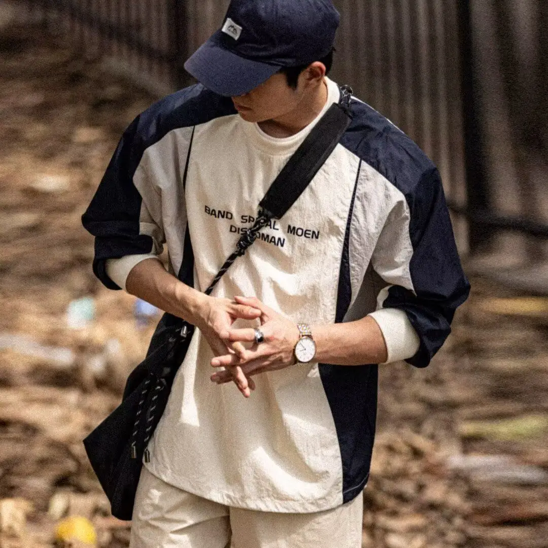 Japanese contrasting color round neck pullover function wind tooling splicing sweater men's spring and autumn casual couple top
Japanese contrasting color round neck pullover function wind tooling splicing sweater men's spring and autumn casual couple top