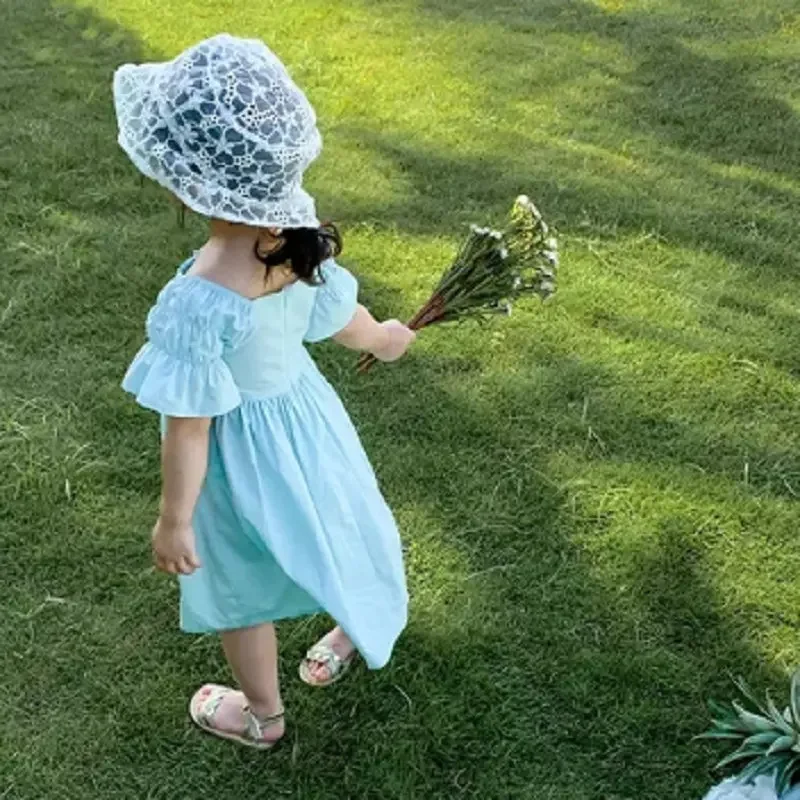 2025 New Summer Girls' Wrinkled Stripe Solid Color One Word Neck Flying Sleeve Cotton Dress
2025 New Summer Girls' Wrinkled Stripe Solid Color One Word Neck Flying Sleeve Cotton Dress