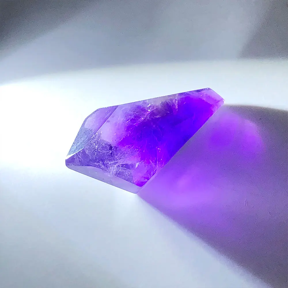 1pc Random Natural Stone Uruguay Amethyst Freeform Crystals Healing Gemstone Home Decoration Quartz Spiritual Meditation Chakra 
1pc Random Natural Stone Uruguay Amethyst Freeform Crystals Healing Gemstone Home Decoration Quartz Spiritual Meditation Chakra