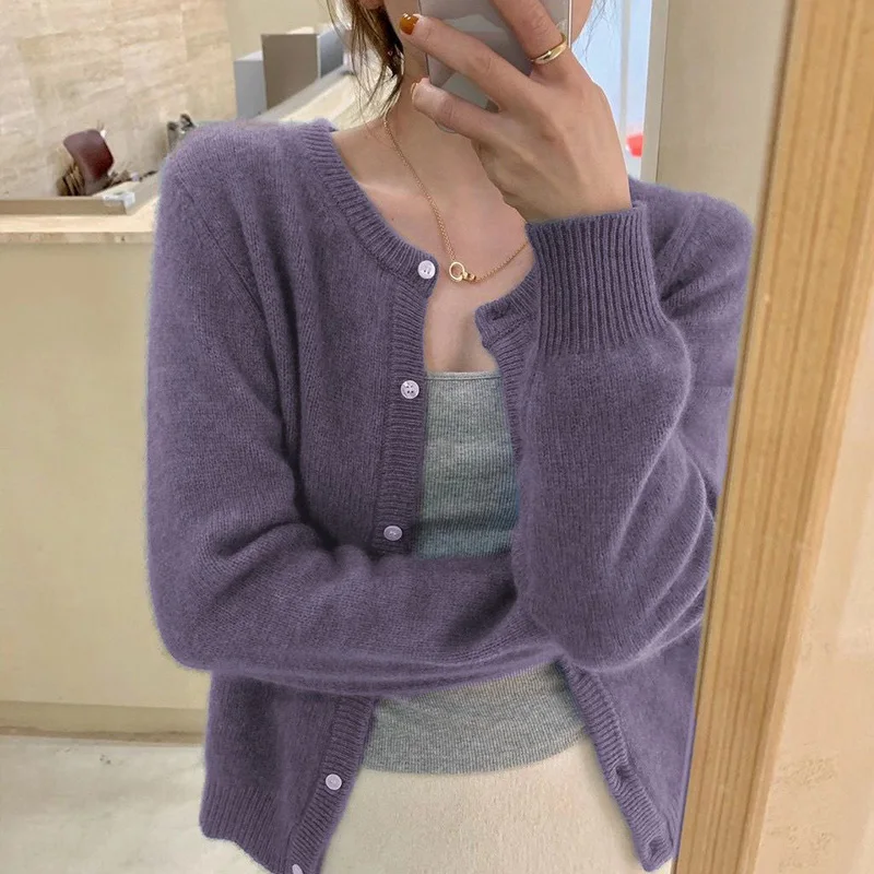 Autumn/Winter New Retro Elegant High-quality Solid Color Round Neck Knitted Sweater Fashion Casual Soft Comfort Chic Women's Top
Autumn/Winter New Retro Elegant High-quality Solid Color Round Neck Knitted Sweater Fashion Casual Soft Comfort Chic Women's Top