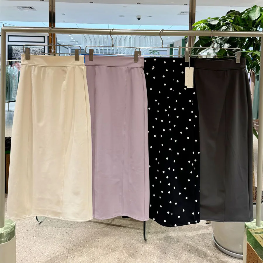 High Waist Straight Cut Skirt Elegant Simple Design Good Fit Back Slit Pencil Skirt for Women Polyester Fiber Summer 2026
High Waist Straight Cut Skirt Elegant Simple Design Good Fit Back Slit Pencil Skirt for Women Polyester Fiber Summer 2026