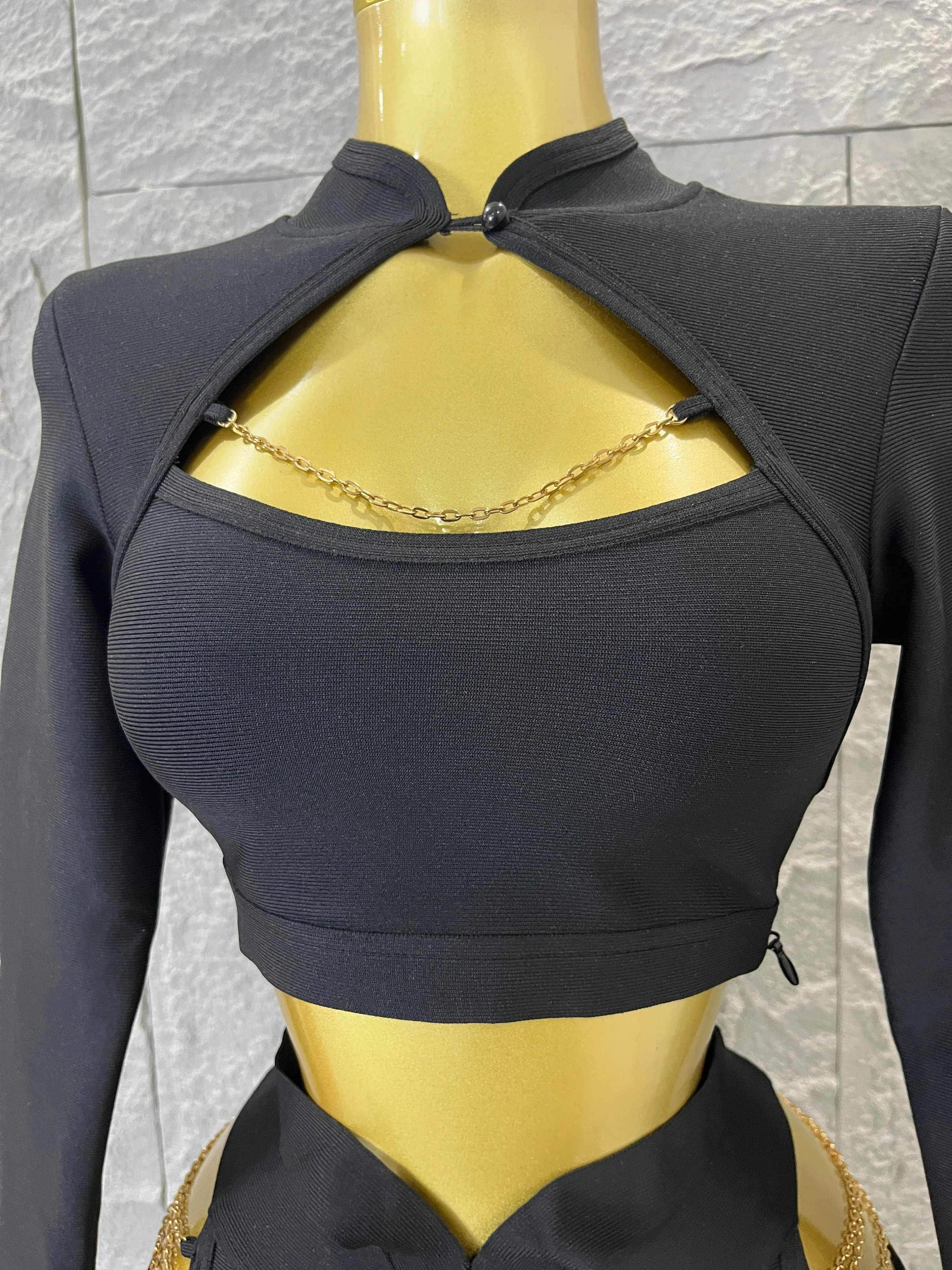 Glamorous Black White Long Sleeve Sexy V-Neck Shinning Crystal 2 Pieces Bodycon Bandage Set Celebrate Evening Party Women's Set
Glamorous Black White Long Sleeve Sexy V-Neck Shinning Crystal 2 Pieces Bodycon Bandage Set Celebrate Evening Party Women's Set