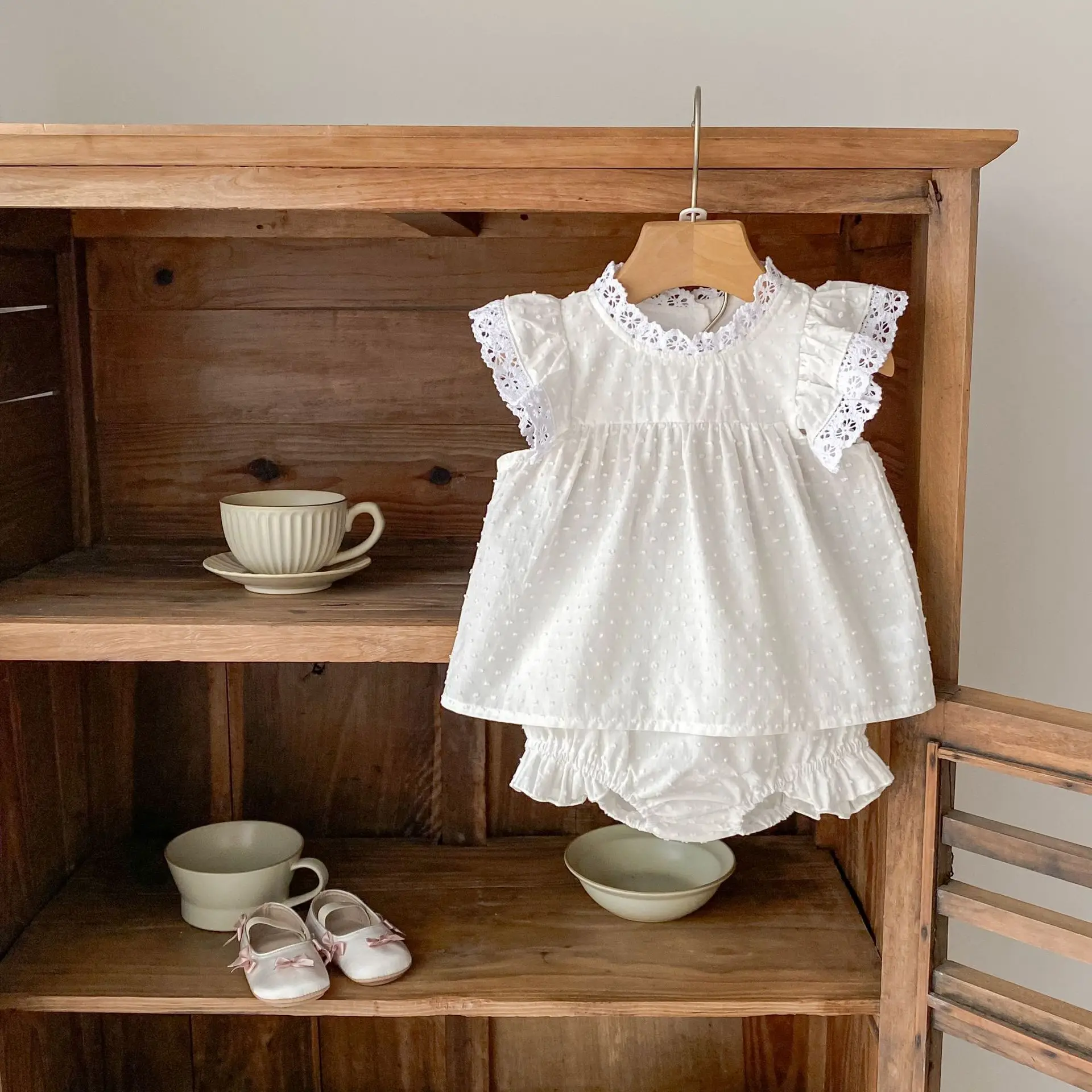 Baby Set Thin Breathable Girl Baby Princess Summer Fresh Korean Style Sweet Flying Sleeve Lace Top+Pants
Baby Set Thin Breathable Girl Baby Princess Summer Fresh Korean Style Sweet Flying Sleeve Lace Top+Pants