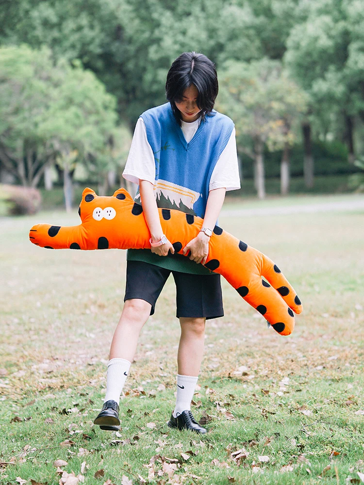 Original Long Plush Pillow Cute Tiger Sleeping Clasping Legs Detachable Washable Pillow Ideal Gift for Girls Bedroom Decor
Original Long Plush Pillow Cute Tiger Sleeping Clasping Legs Detachable Washable Pillow Ideal Gift for Girls Bedroom Decor