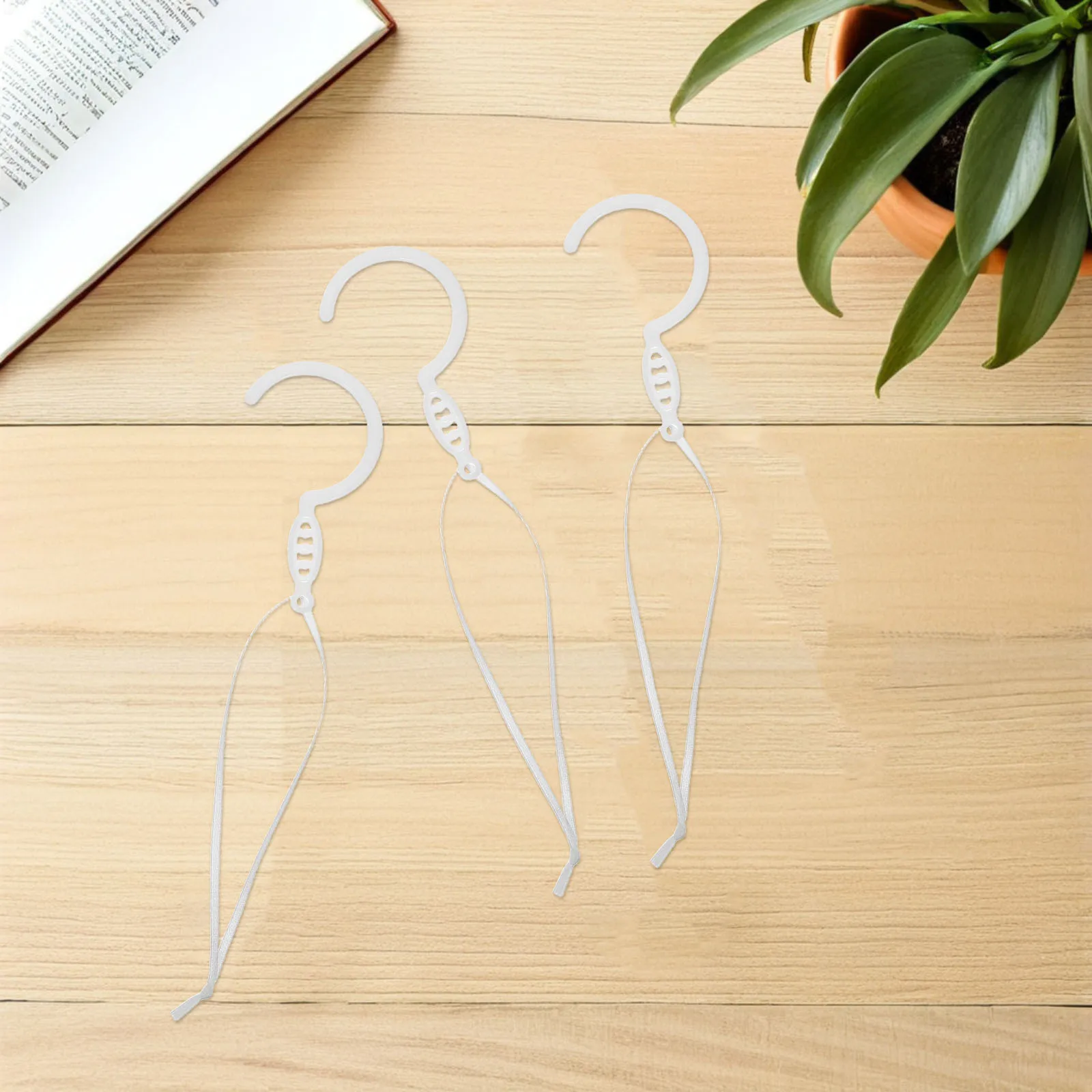 50Pcs Lightweight Plastic Mosquito Net Hooks for Baby Bed Canopy Netting Holder Stable Support Nursery Decor Mosquito Net Hook
50Pcs Lightweight Plastic Mosquito Net Hooks for Baby Bed Canopy Netting Holder Stable Support Nursery Decor Mosquito Net Hook