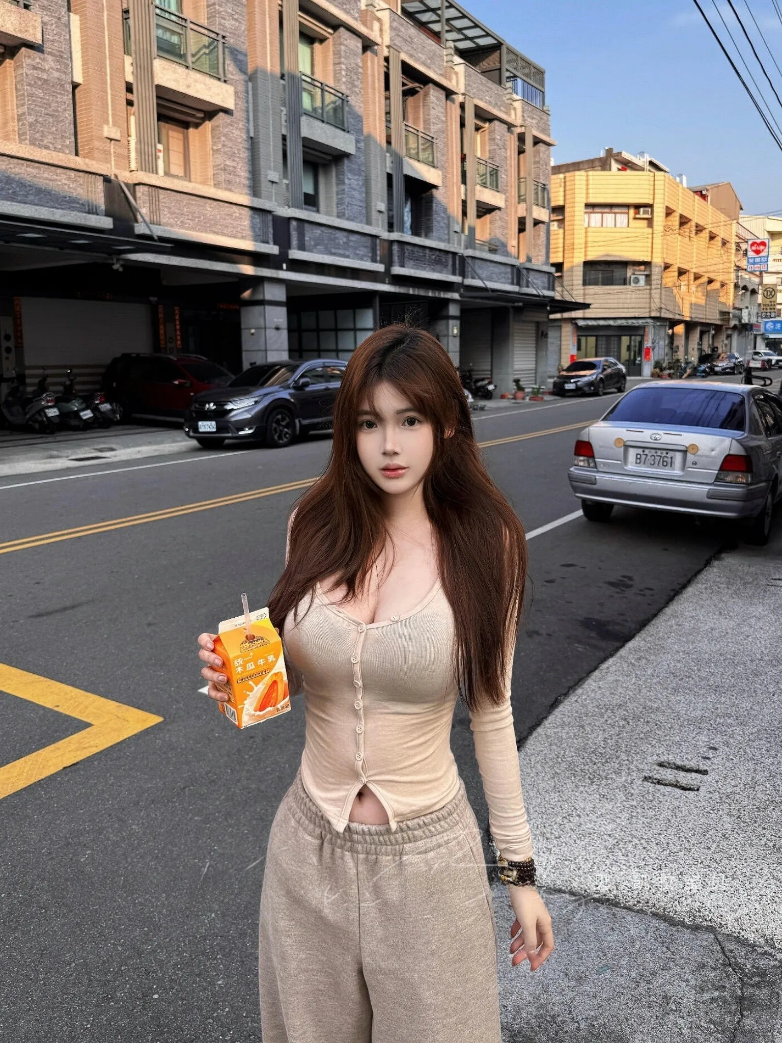 Faionable Slim Fit V-Ne T-irt Women's Casual Sle Decorative Button Spring Initial Korean Version Pure Desire Classic ...
Faionable Slim Fit V-Ne T-irt Women's Casual Sle Decorative Button Spring Initial Korean Version Pure Desire Classic ...