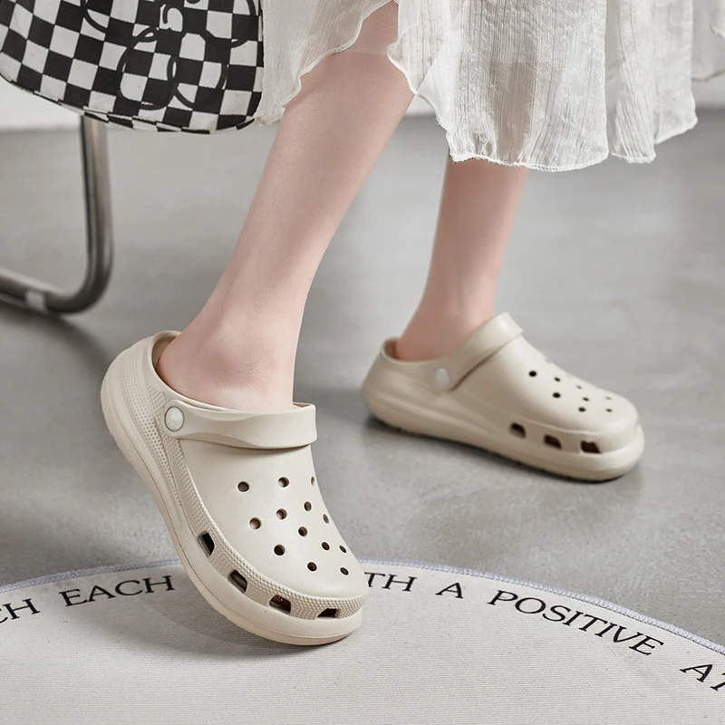 Summer Comfortable Clogs Slippers for Women Lightweight Anti Slip Beach Sandals Woman Fashion White EVA Waterproof Garden Shoes
Summer Comfortable Clogs Slippers for Women Lightweight Anti Slip Beach Sandals Woman Fashion White EVA Waterproof Garden Shoes