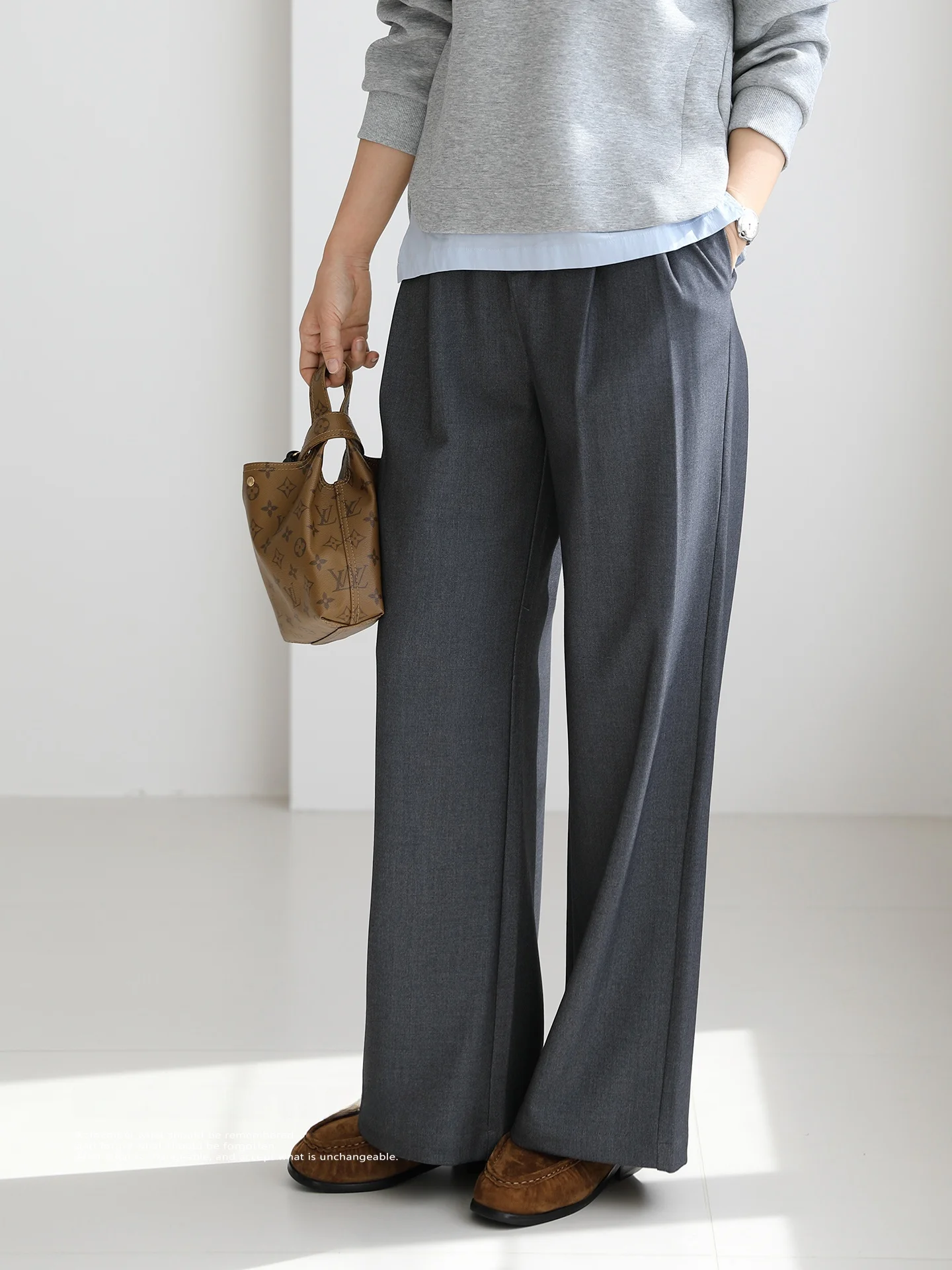 Cleanfit Draped Elegant High Waist Wide Leg Pants Minimalist Straight Cut Floor Length Trousers Casual High Waist Trousers
Cleanfit Draped Elegant High Waist Wide Leg Pants Minimalist Straight Cut Floor Length Trousers Casual High Waist Trousers