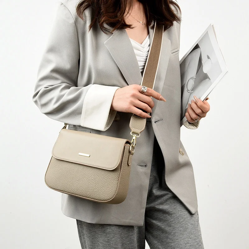 High Quality Designer Luxury Bags for Women 2025 Famous Brand Handbags Fashion Tote Shoulder Purse for Modern Style
High Quality Designer Luxury Bags for Women 2025 Famous Brand Handbags Fashion Tote Shoulder Purse for Modern Style