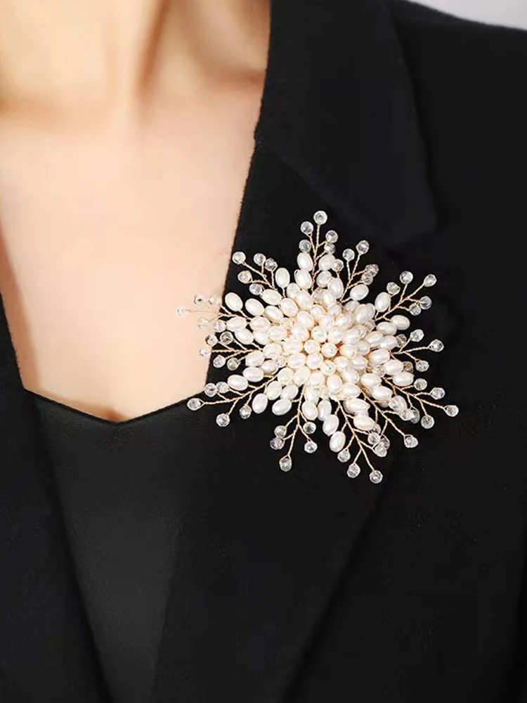 Women Large Pearl Snowflake Brooches Christmas Snow Brooch Pin Women Fashion Jewelry
Women Large Pearl Snowflake Brooches Christmas Snow Brooch Pin Women Fashion Jewelry