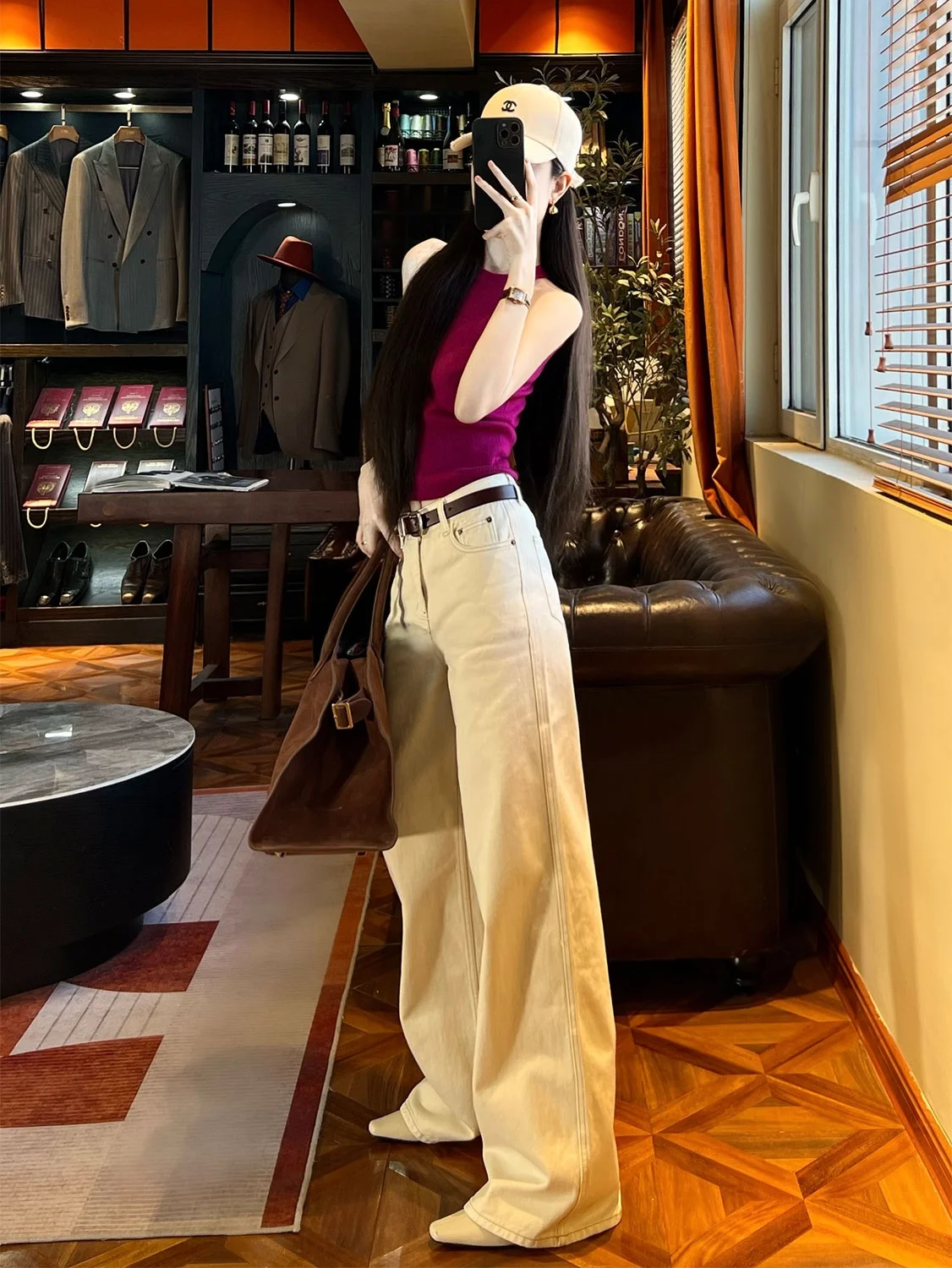 Белые широкие джинсы прямого кроя из плотного денима, весна-лето, новые, длинные брюки для женщин, с высокой талией, французский стиль, износостойкие
Белые широкие джинсы прямого кроя из плотного денима, весна-лето, новые, длинные брюки для женщин, с высокой талией, французский стиль, износостойкие