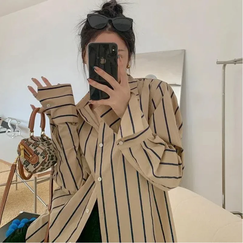 Temperament Color-blocked Vertical Striped Inner Shirt Retro Versatile Long-sleeved Tops
Temperament Color-blocked Vertical Striped Inner Shirt Retro Versatile Long-sleeved Tops