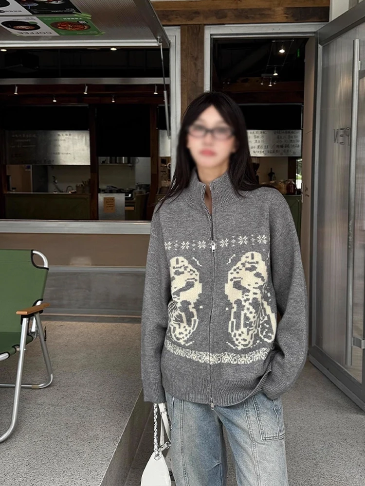 Американский Sle Fair Isle вязаный открытый кардиган свитер мужской свободный повседневный винтажный универсальная верхняя одежда осенний сезон 
Американский Sle Fair Isle вязаный открытый кардиган свитер мужской свободный повседневный винтажный универсальная верхняя одежда осенний сезон