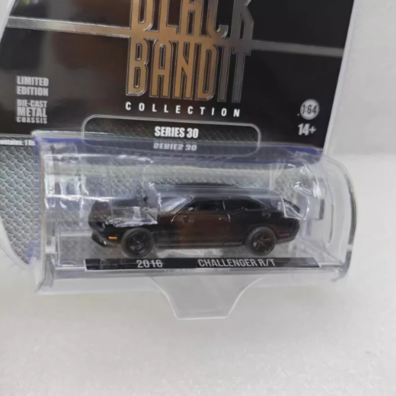 Greenlight масштаб 1:64 2016, Challenger R/T, имитация модели автомобиля из сплава, статическая коллекция, украшенные праздничные игрушки, сувенирный подарок 
Greenlight масштаб 1:64 2016, Challenger R/T, имитация модели автомобиля из сплава, статическая коллекция, украшенные праздничные игрушки, сувенирный подарок