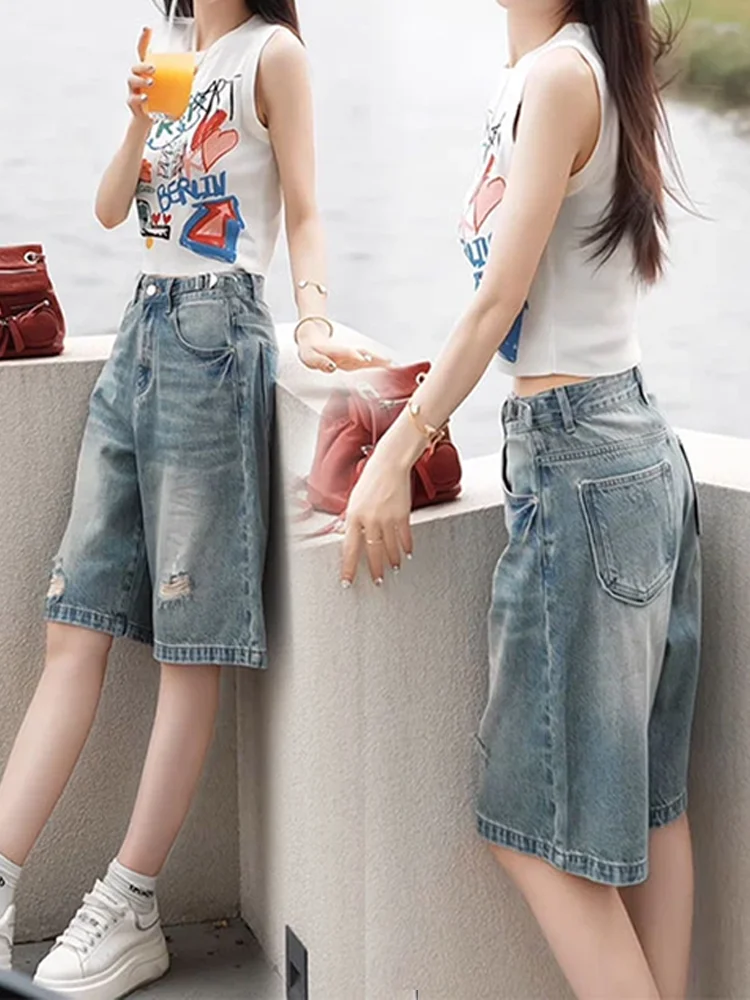 Fashionable Graffiti Print Short Sleeve Vest And Hole Jeans Shorts Two Piece Set for Women Summer Collection Trendy Outfit
Fashionable Graffiti Print Short Sleeve Vest And Hole Jeans Shorts Two Piece Set for Women Summer Collection Trendy Outfit