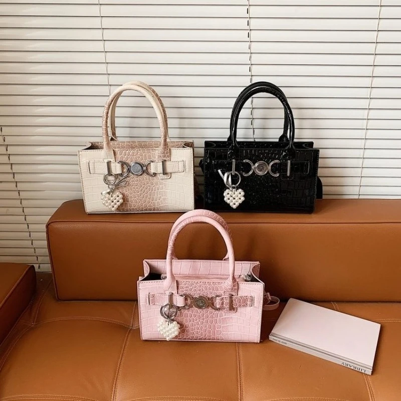 Новая модная сумка 2026 года с высококачественной текстурой, стильная, универсальная, через плечо, для повседневного использования
Новая модная сумка 2026 года с высококачественной текстурой, стильная, универсальная, через плечо, для повседневного использования