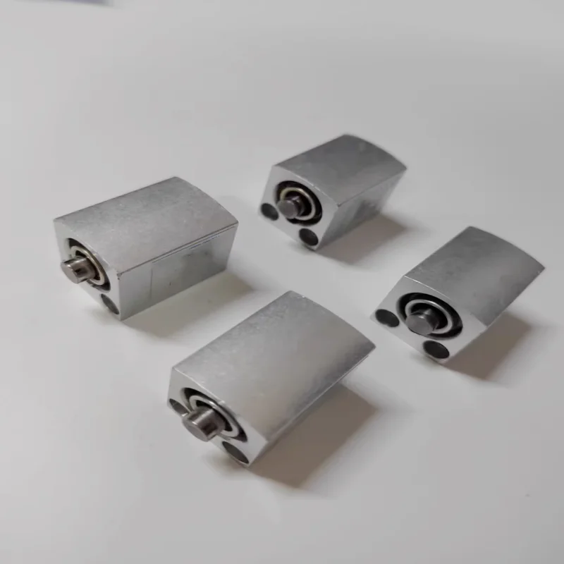 Совершенно новый оригинальный короткоходовой цилиндр ADVC-16-25-A-P-A ADVC-16-25-A-P ADVC-20-20-I-P-A ADVC-20-10-I-P-A ADVC-20-20-I-P
Совершенно новый оригинальный короткоходовой цилиндр ADVC-16-25-A-P-A ADVC-16-25-A-P ADVC-20-20-I-P-A ADVC-20-10-I-P-A ADVC-20-20-I-P