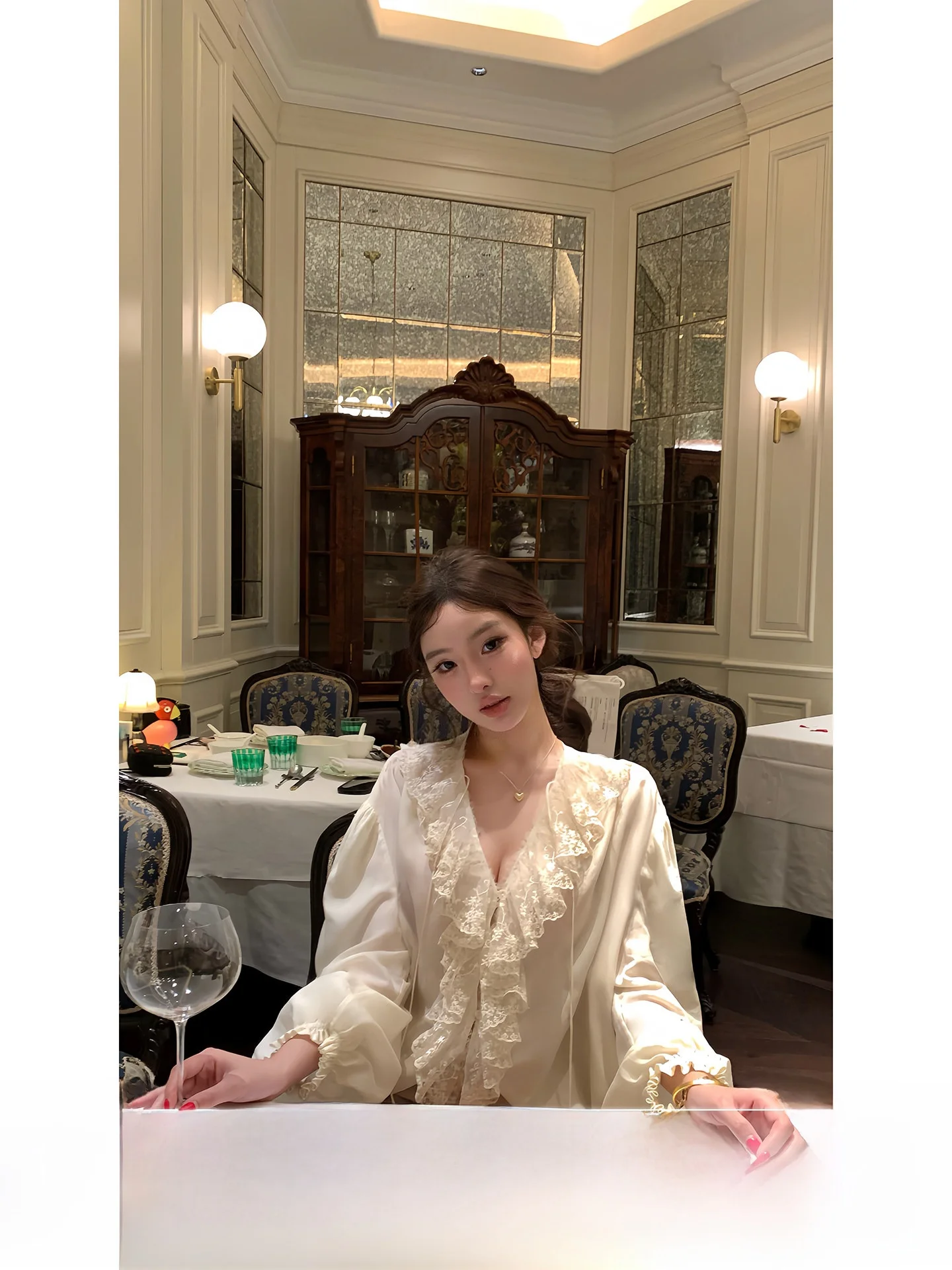 Женская приталенная блузка Pure Desire с кружевом, плиссировкой, длинным рукавом и V-образным вырезом, дышащая, утягивающая, для повседневной носки, укороченная
Женская приталенная блузка Pure Desire с кружевом, плиссировкой, длинным рукавом и V-образным вырезом, дышащая, утягивающая, для повседневной носки, укороченная