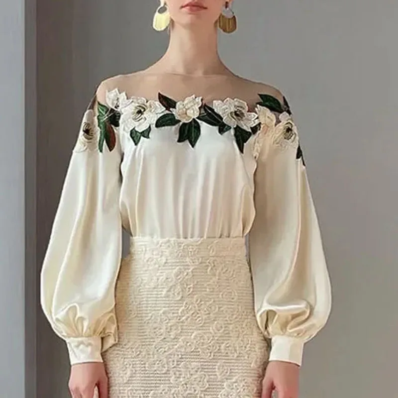 New Long Sleeve Flower Embroidery Blouse Women Tops O-Neck Chiffon Blusas Mujer De Moda Women Blouse Shirt Blouses Blusa A12
New Long Sleeve Flower Embroidery Blouse Women Tops O-Neck Chiffon Blusas Mujer De Moda Women Blouse Shirt Blouses Blusa A12