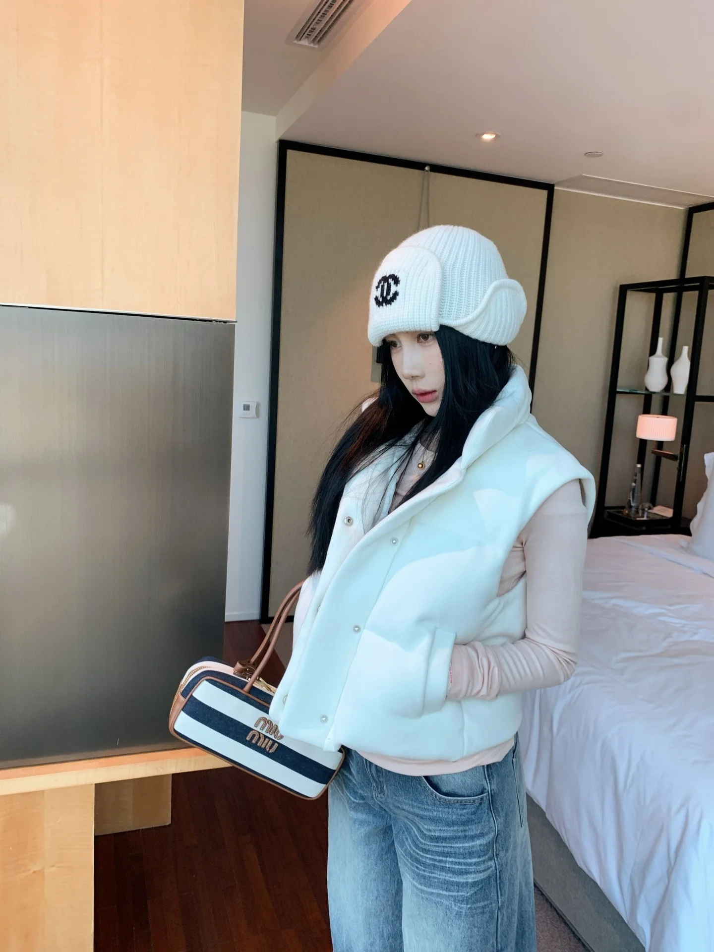Women's Loose Fit Thiened White Cotton Vest Autumn Winter New Sle Warm Outerwear Korean Sle ort Jaet Outerwear
Women's Loose Fit Thiened White Cotton Vest Autumn Winter New Sle Warm Outerwear Korean Sle ort Jaet Outerwear
