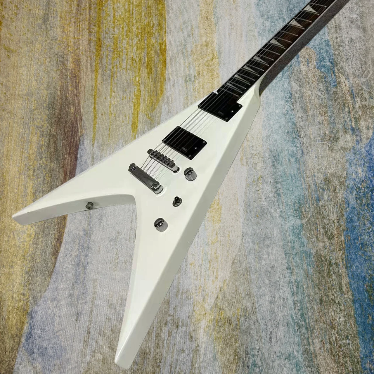 Factory Customization Electric Guitar - White Color - Mahogany Body - Rosewood Fretboard
Factory Customization Electric Guitar - White Color - Mahogany Body - Rosewood Fretboard