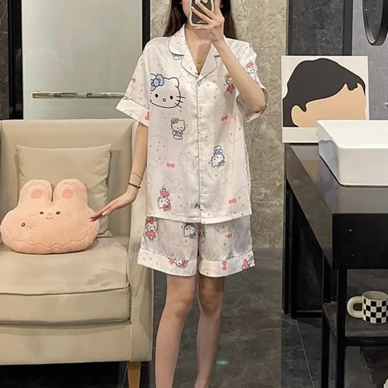 Summer new white lapel ice silk cute cartoon Hello Kitty pajamas women's short-sleeved shorts loungewear set
Summer new white lapel ice silk cute cartoon Hello Kitty pajamas women's short-sleeved shorts loungewear set