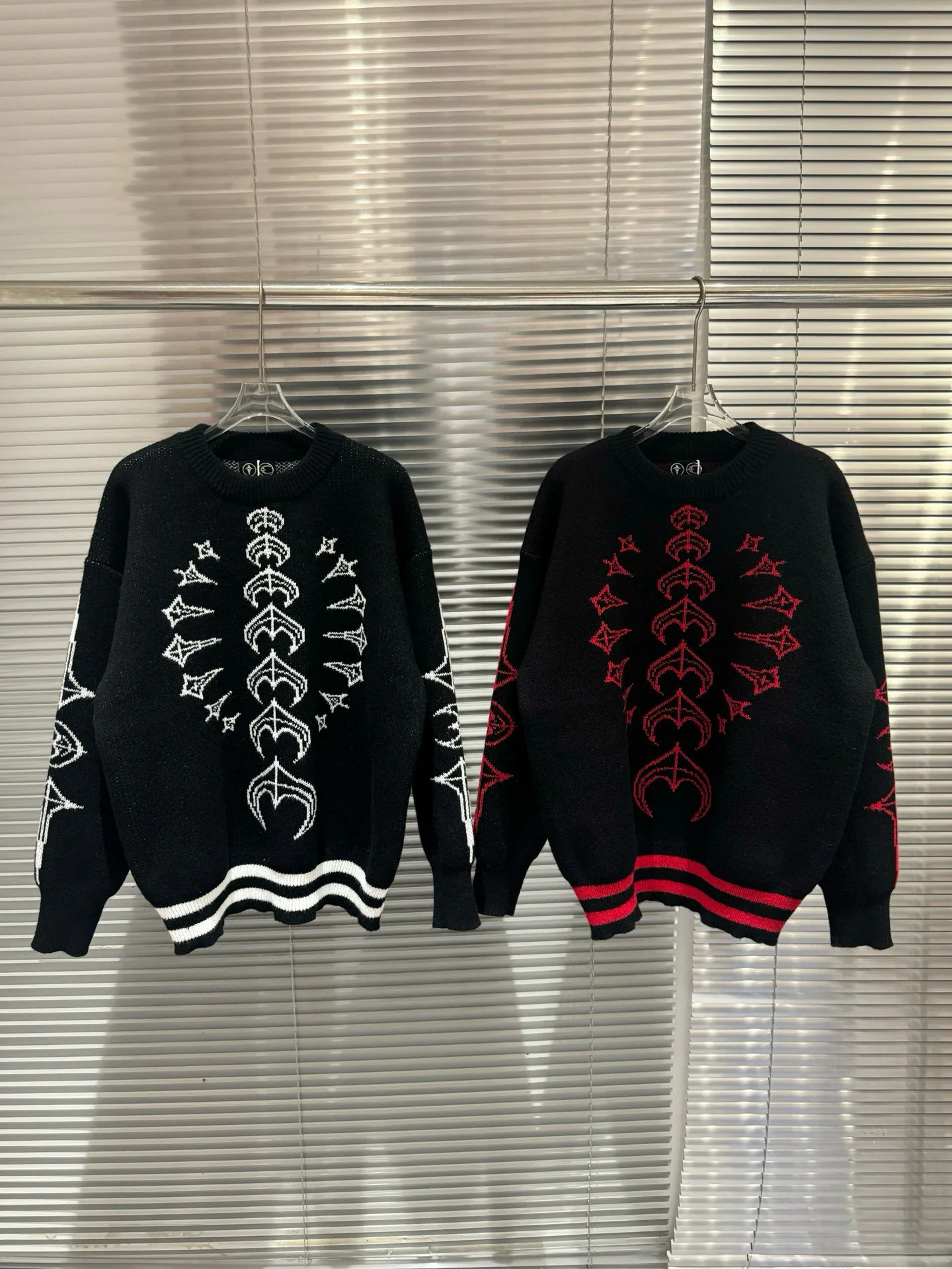 Retro Star Moon Pattern Color Block Knitted Sweater round Neck Loose Fit Autumn Winter Men's Fashion Brand Sweatshirt Youth
Retro Star Moon Pattern Color Block Knitted Sweater round Neck Loose Fit Autumn Winter Men's Fashion Brand Sweatshirt Youth
