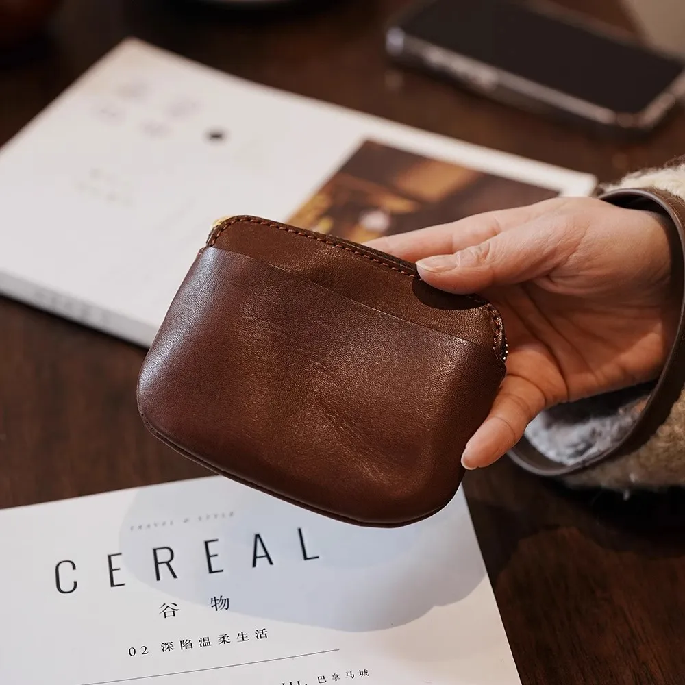 Retro niche vegetable-tanned portable ultra-thin lipstick pouch PU soft leather Japanese hand-held mini coin storage bag
Retro niche vegetable-tanned portable ultra-thin lipstick pouch PU soft leather Japanese hand-held mini coin storage bag